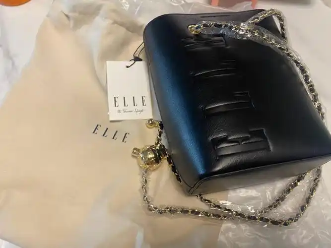 elle黑金水桶包