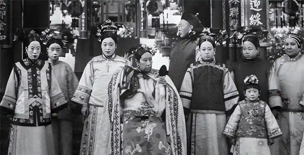 周莹:慈禧的"干女儿",晚清陕西女首富,生前富贵死后尸骨难存