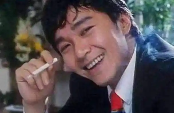 6位明星"抽烟"镜头,胡歌痞帅,周星驰经典,而他"一朝封神"_场景_电影