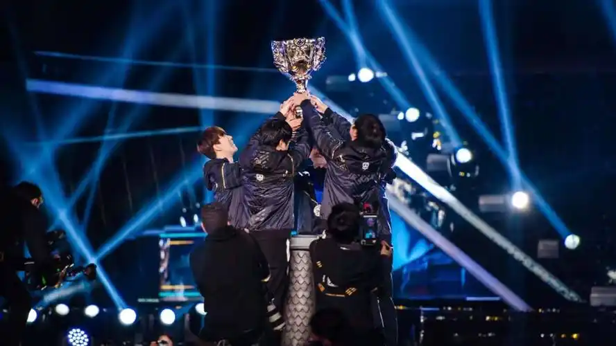 ig 夺冠,这是一群不被看好的少年,逆袭的故事