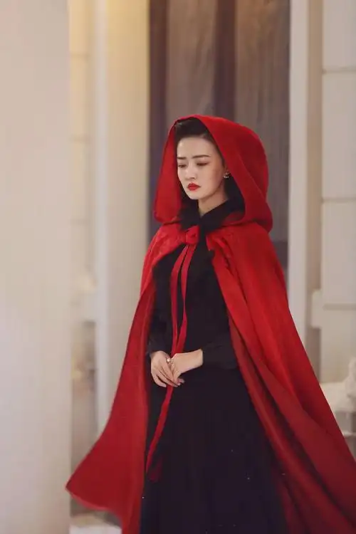 《天衣无缝》贵婉杀青 徐璐雪地红衣神秘凄美