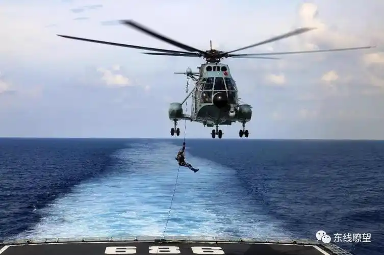 解放军海陆空三支特战精英部队亮相