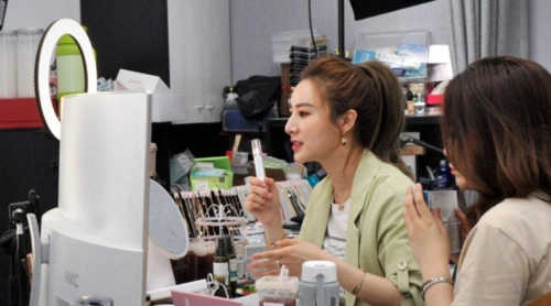 有种"神仙颜值"叫薇娅,早期照片曝光,难怪还艺人出道过_手机搜狐网