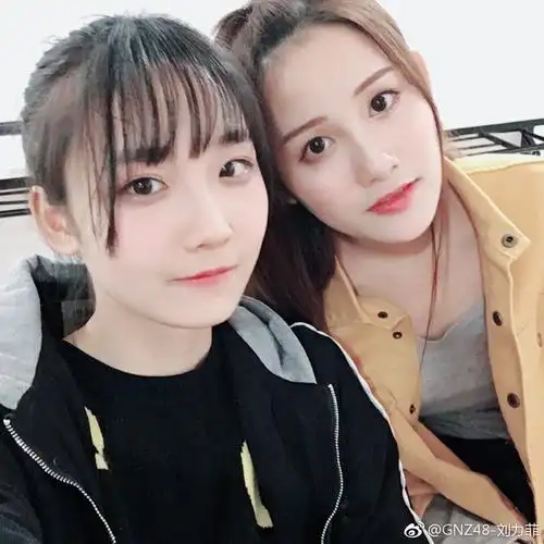 二位都很爱恩穗这个是倩倩回菲菲的评论图片俺的血管也破裂了"给你了"