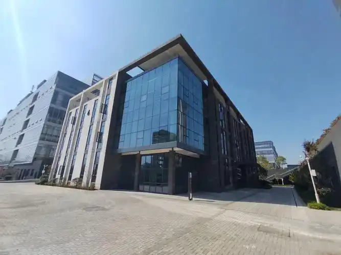 东湖网谷三层独栋研发办公,低密度公园式办公环境,央企园区