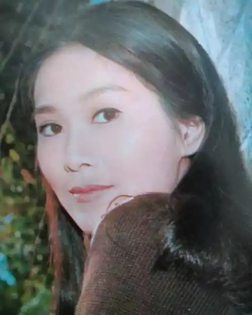 李司棋少女清纯旧照出土,网民激赞:不愧为香港公主!