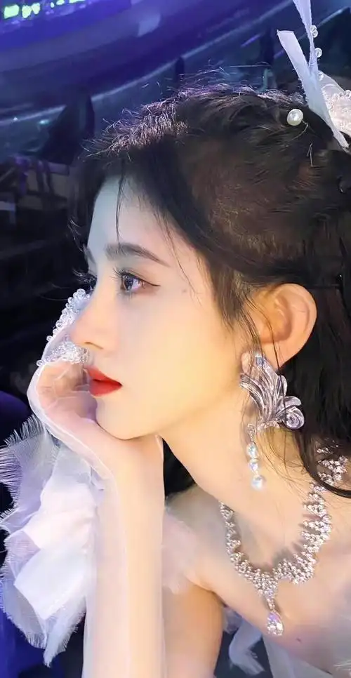 鞠婧祎这组相片真的好绝