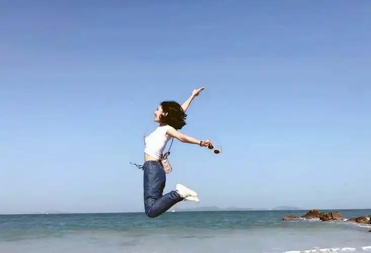 纯真校花,豆蔻年华,阳光明媚的笑容十分甜美!