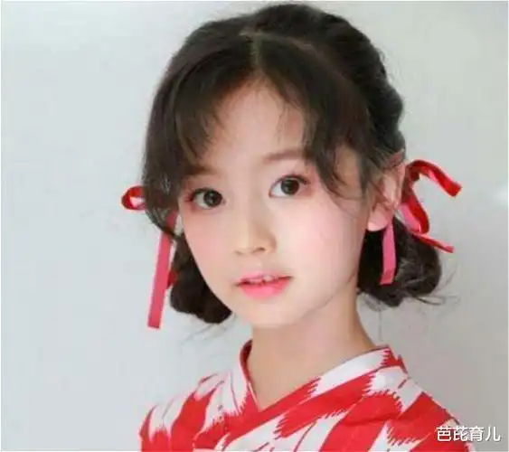 她因颜值太高"被禁止整容",年仅11岁,浓妆成为家常便饭