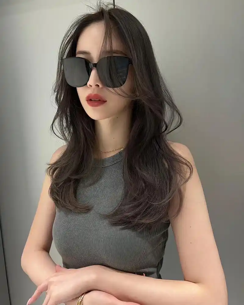 1.自然卷曲:气垫烫可以打造出自然而柔和的卷曲效果, - 抖音