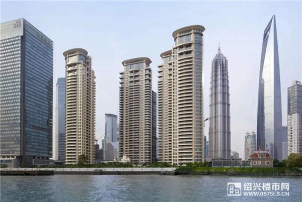 在上海陆家嘴,黄浦江畔,单套总价超2亿元的"天价"超级豪宅汤臣一品,用