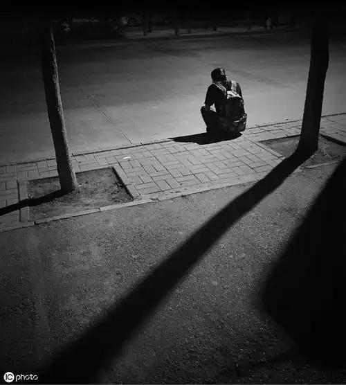 七言诗一个人走