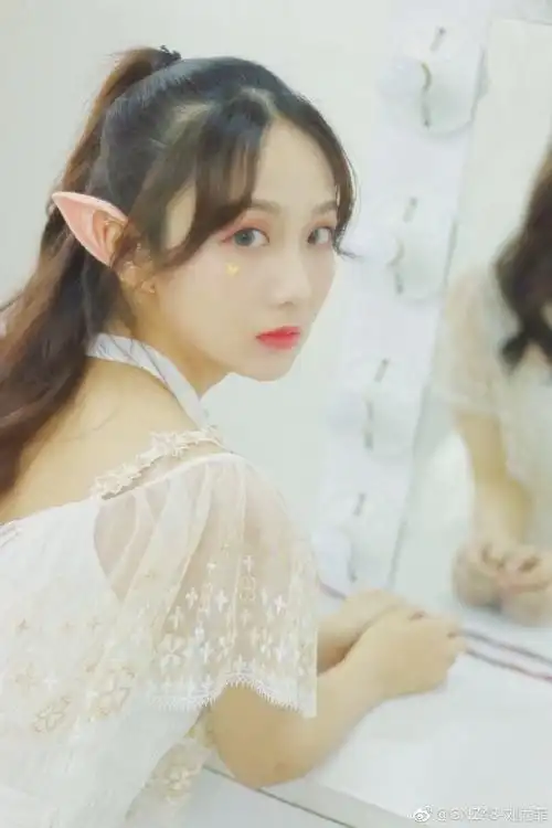 刘力菲超话#晚安gnz48#@gnz48大年初三好日子 祝我爸爸生日快乐哈哈哈