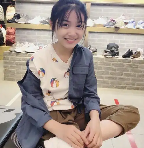 被誉为长得最快的童星,不说谁能看出她只是一个10岁的小姑娘