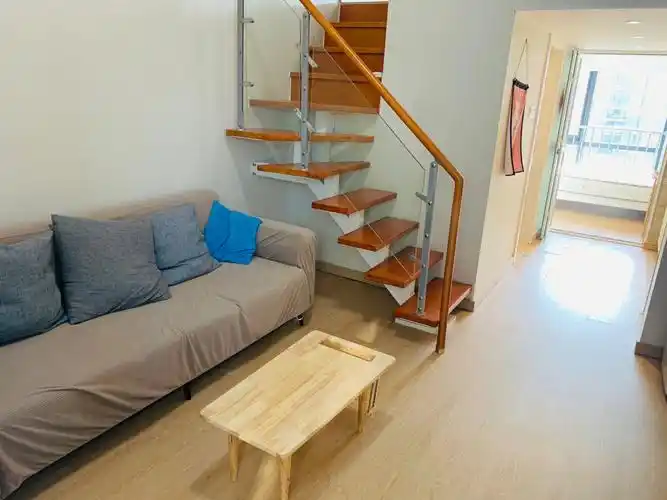 14号彭埠地铁口东亚新干线loft两室一厅