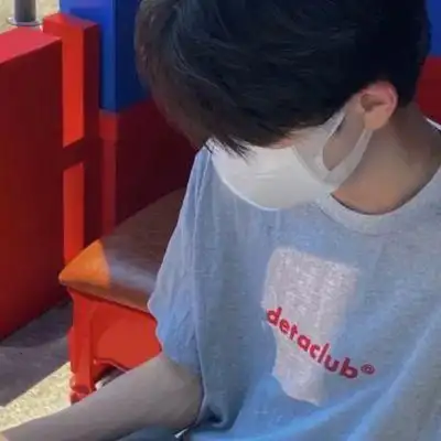 戴着口罩会帅很多-男生头像 - 壁纸家