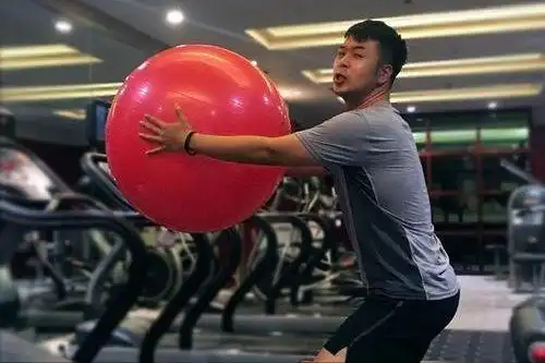 杜海涛瘦身成功卡点发合照为沈梦辰庆生网友直呼甜死了