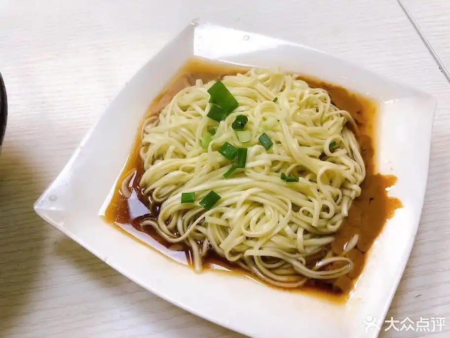 青菜拌面香脆馄饨推荐菜:沙县小吃(草营巷店)位于杭州市拱墅区草营巷