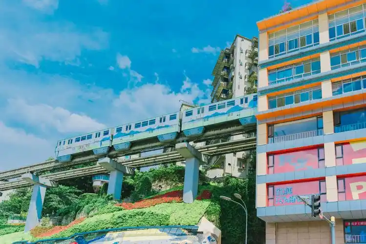 重庆李子坝轻轨站