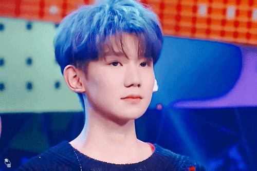 王源动图我想和你唱