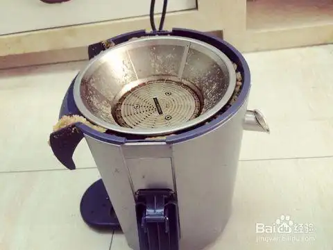 用飞利浦榨汁机榨苹果汁的方法和榨汁机清洗方法