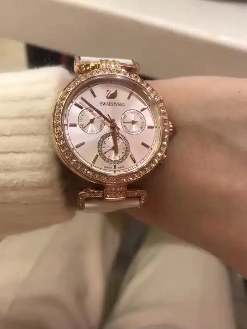 施华洛世奇新款三眼白色皮带手表