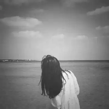 女生头像黑白背影高冷伤感 女生头像图片大全 -【爱个性】