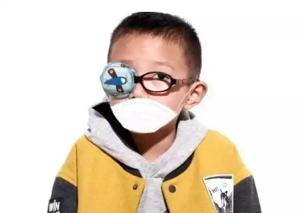 开学季孩子"扎堆近视",未必是爱玩手机,原因要从婴儿时期找起|近视镜|