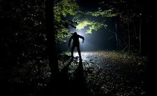 美国民间微笑男都市传说微笑男人的恐怖传说