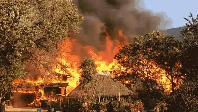 一场大火过后,再也不见中国最后的原始部落翁丁佤寨了
