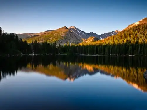 平静的湖泊宁静-风景主题高清壁纸