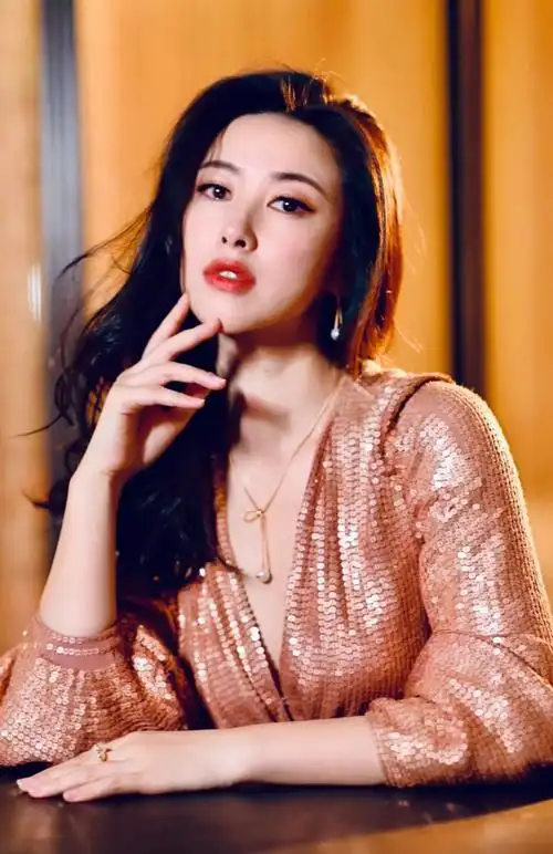 朱珠到底是谁(演员朱珠的成名之路,和她生命中爱过的4个重要的男人)