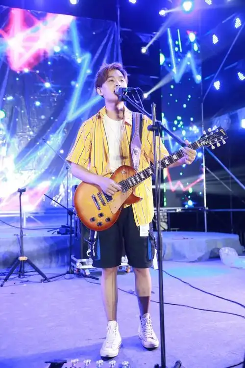 8月3日第二场演出歌手《生僻字》原唱陈柯宇1零叁伍玖乐队2低空飞行