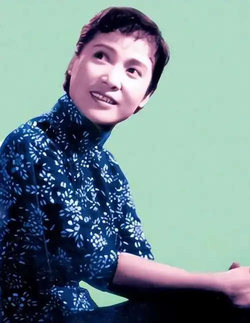 回顾演员秦怡一代人的女神命运曲折离奇100岁终能安享晚年