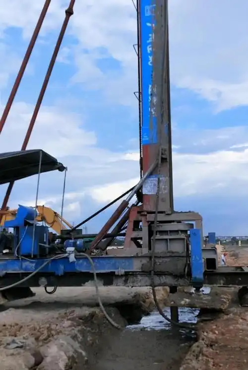 水泥搅拌桩是指软基处理的一种有效形式,是一种将水泥作为固化剂的主