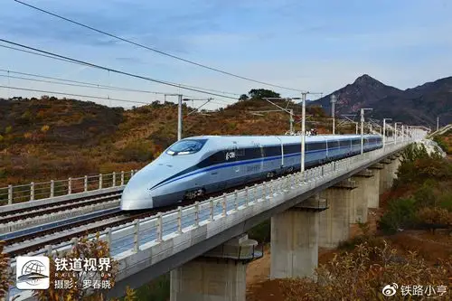 京沈高铁联调联试中的crh380am检测车