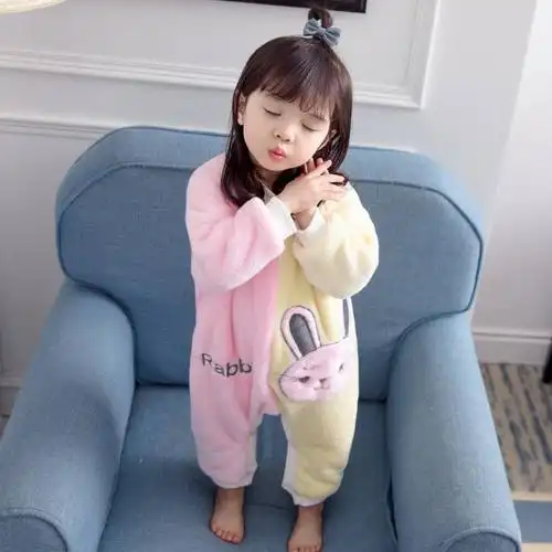 女宝宝睡衣秋冬款1婴幼儿童法兰绒0-3岁加厚连体2冬季珊瑚绒睡袋4
