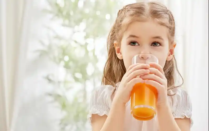 欧美萝莉可爱小女孩唯美电脑宽屏壁纸