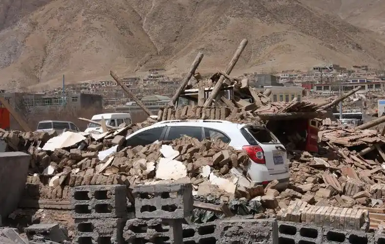 青海玉树地震灾区历史照片2