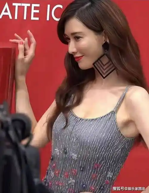 49岁林志玲近照曝光!美丽却被网友说俗气,网友:受婆家文化影响