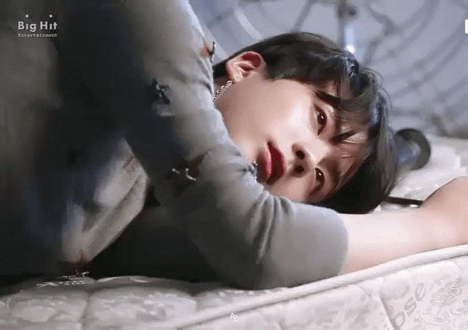 love yourself转tear防弹少年团金硕珍gif