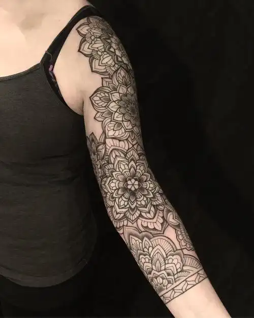 女生点刺风格图腾花臂纹身图案