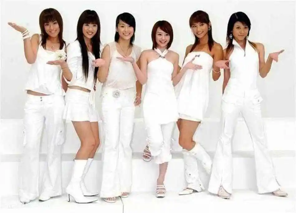 对于陈乔恩的酒驾事件,"七朵花"团员赵小侨和赖薇如回应表示:"乔恩