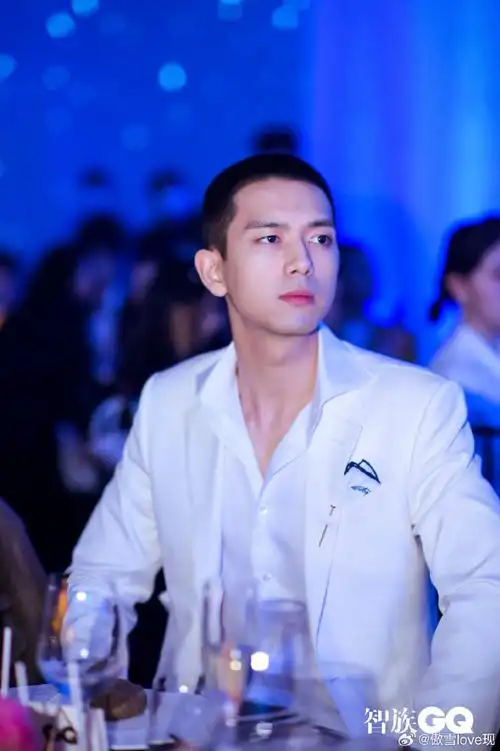 寸头#  寸头是检验帅哥的唯一标准,人长得帅,什么样的发型都能hold住