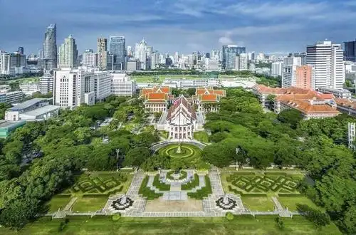 疫情缓解 泰国首都曼谷437所学校恢复教学