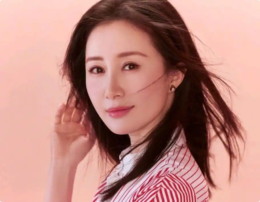 这一次,被舒畅的马面裙惊艳,中国美人最适合的果然还是中式风_腾讯