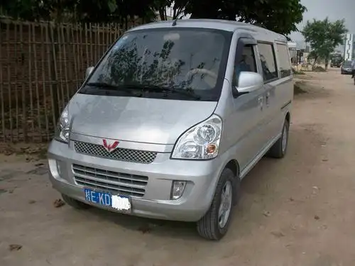 2011年五凌荣光面包车,5.65万(实物图)