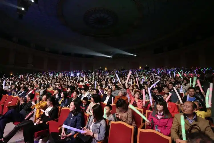 现场观众健全人无法体会没有光的日子有多漫长,无法体会没有画面的