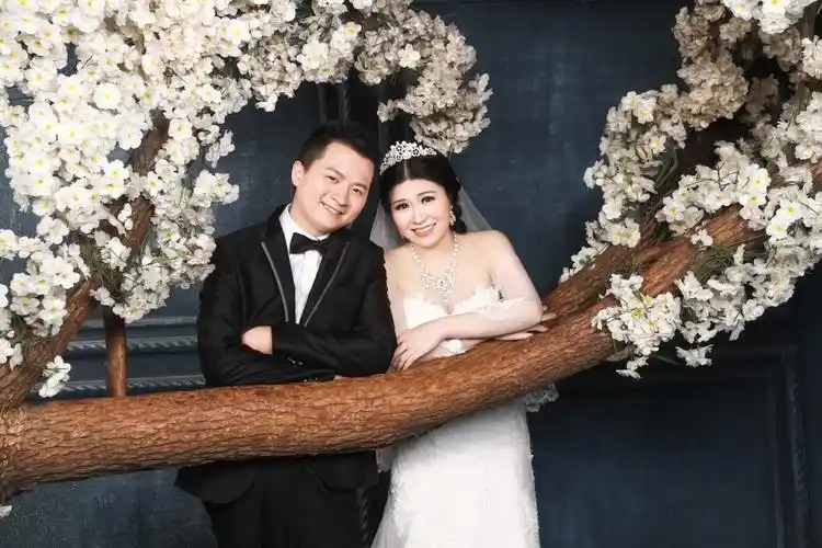 石梁彬 & 朱茜结婚请柬