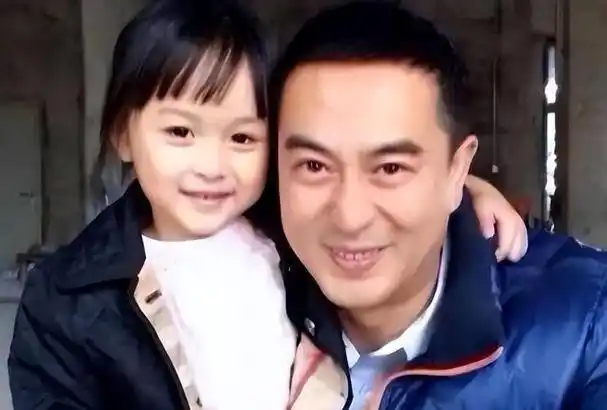 2岁出道年入百万,因美貌被"禁止整容"的刘楚恬,如今长成啥样